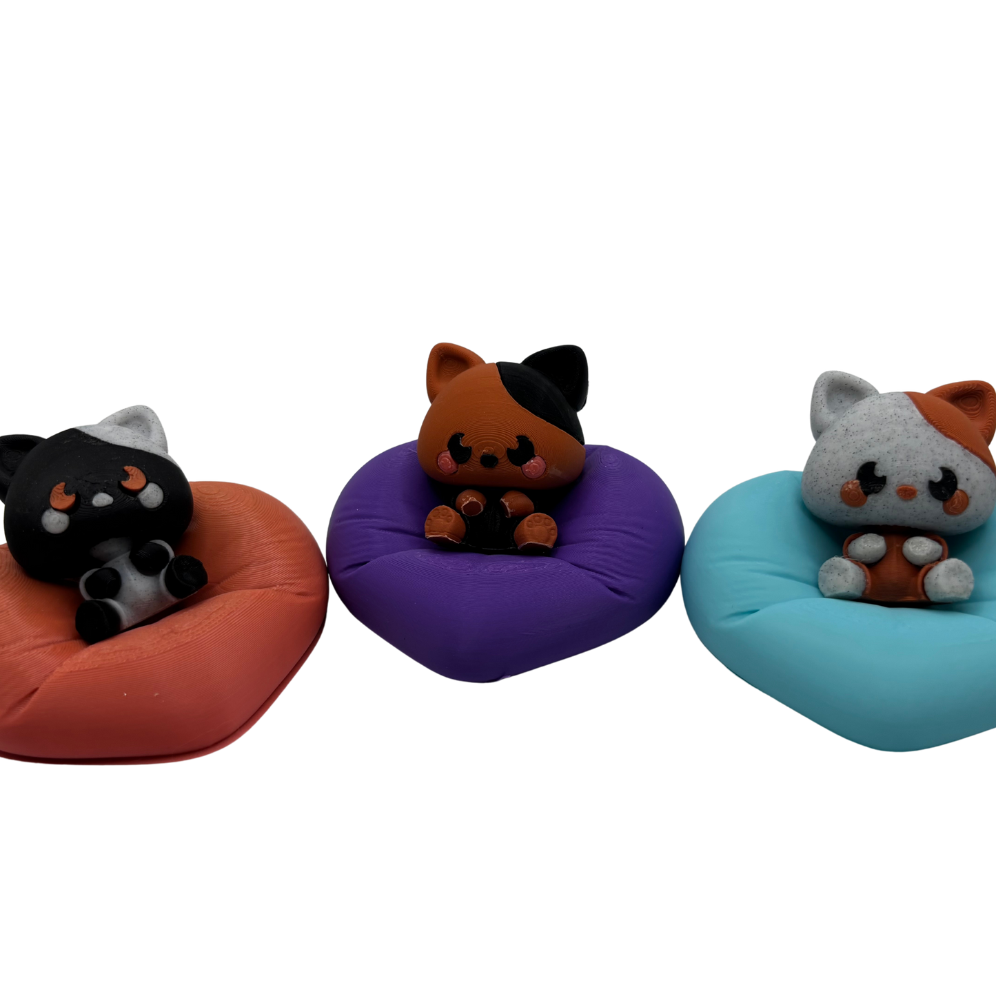 Trio of Party Kittens | 3D Printed Playset | 3 Kittens with Heart Beanbags